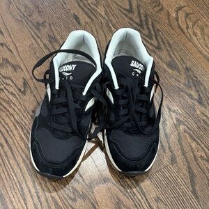 Saucony Men's Black and White Classic Running Sneakers